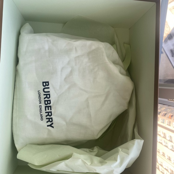 Burberry check and leather Freya Tote Bag - brand new tags still on - Picture 5 of 9